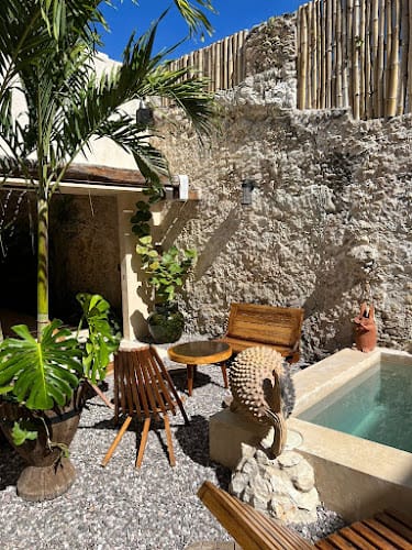 Bajo Las Hojas Hotel B&B