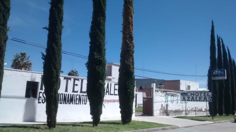 Hotel Estacionamiento Azáleas.